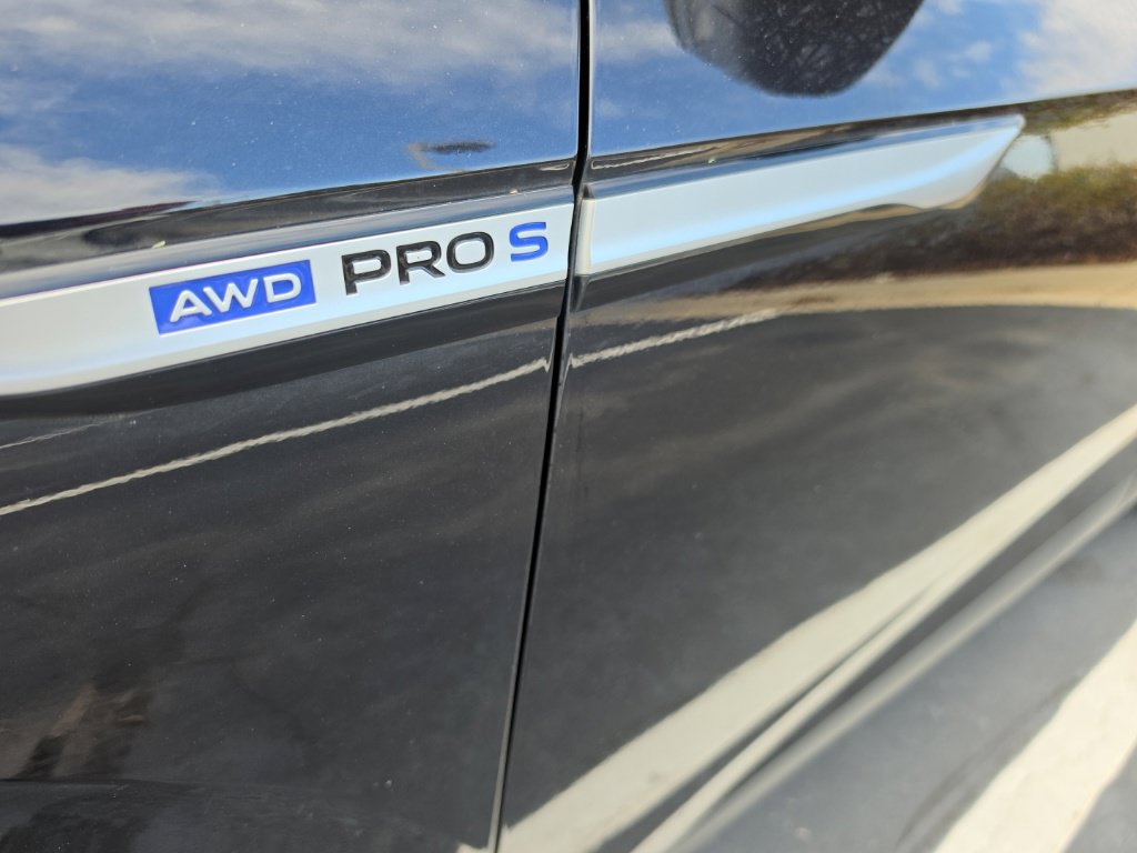 Used 2023 Volkswagen ID.4 Pro S AWD/4WD image 12