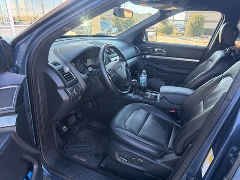 Used 2018 Ford Explorer XLT w/ Equipment Group 202A image 13