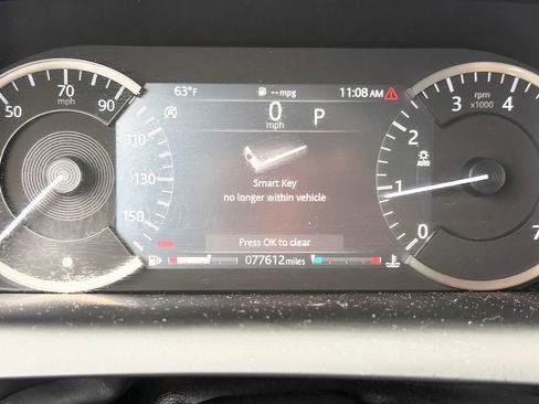 Used 2020 Land Rover Discovery Sport image 18