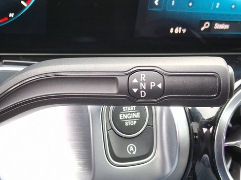 Certified 2022 Mercedes-Benz GLB 250 4MATIC image 15