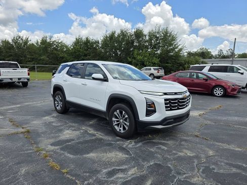 Used 2026 Chevrolet Equinox LT FWD image 5