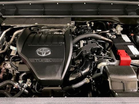 Certified 2024 Toyota Highlander XLE AWD/4WD image 11