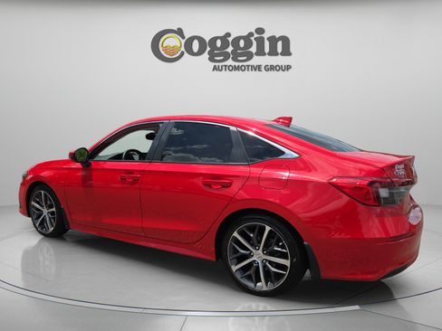 Used 2023 Honda Civic Touring image 3