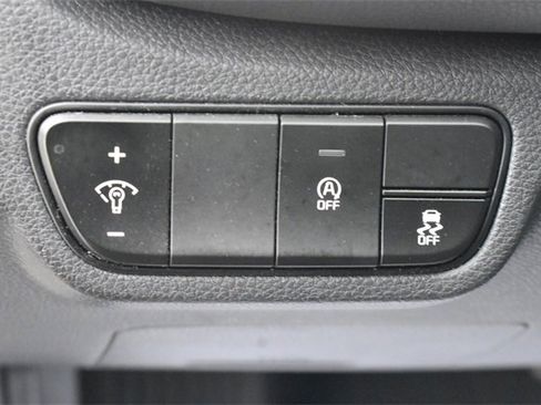 Certified 2025 Kia Seltos S image 19