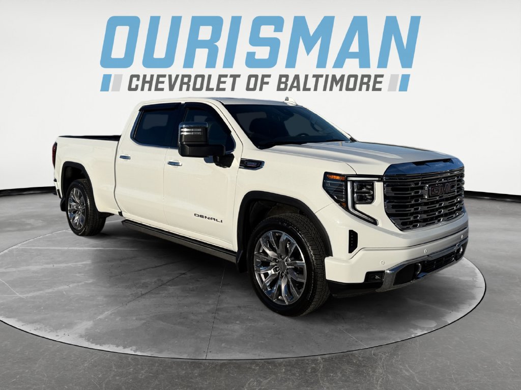 Used 2024 GMC Sierra 1500 Denali w/ Denali Reserve Package AWD/4WD image 1
