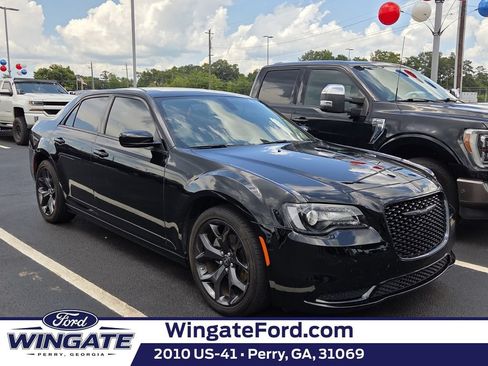 Used 2023 Chrysler 300 Touring w/ Sport Appearance Package RWD image 1