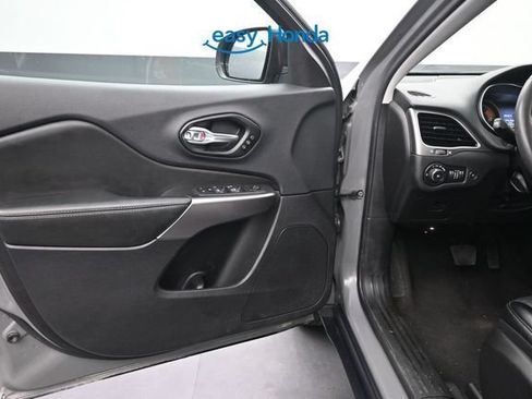 Used 2022 Jeep Cherokee Limited AWD/4WD image 17