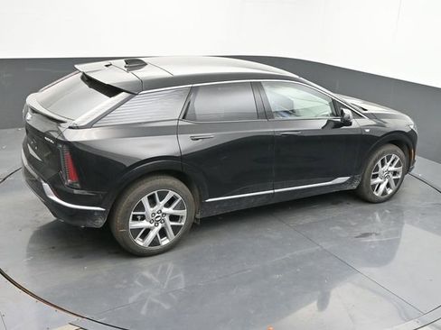 New 2025 Cadillac Optiq Luxury 1 w/ LPO, Floor Liner Package image 33
