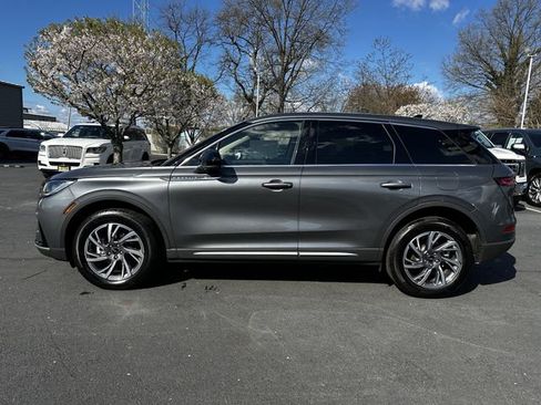 Used 2025 Lincoln Corsair AWD image 8