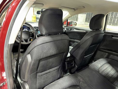 Used 2016 Ford Fusion SE image 27