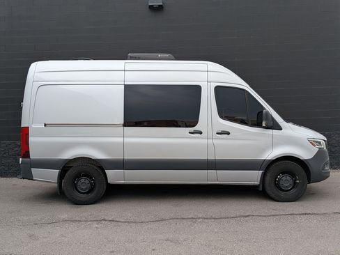 Used 2024 Mercedes-Benz Sprinter 2500 image 5