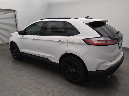 Used 2020 Ford Edge SE FWD image 3