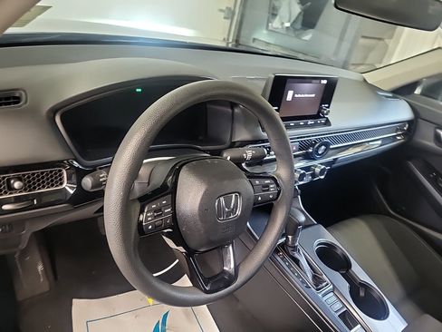 Used 2023 Honda Civic LX image 7