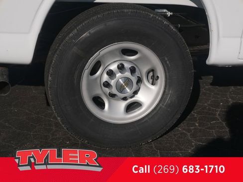 New 2026 Chevrolet Express 2500 w/ Driver Convenience Package RWD image 40