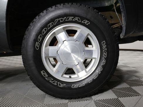 Used 2005 GMC Sierra 1500 SLE w/ Safe And Sound Package image 8