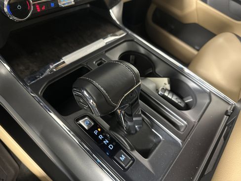 Used 2022 Ford F150 Lariat w/ Trailer Tow Package image 20