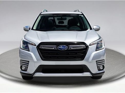 Used 2023 Subaru Forester Touring AWD/4WD image 3