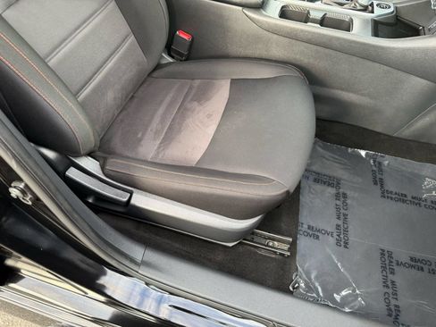 Used 2025 Nissan Sentra SR FWD image 31