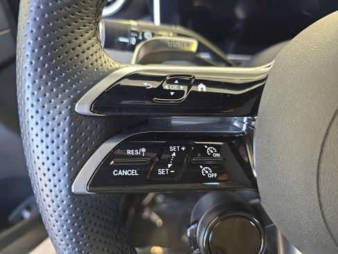 Certified 2025 Mercedes-Benz GLC 43 AMG 4MATIC image 18