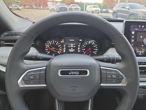 Certified 2024 Jeep Compass Latitude image 15