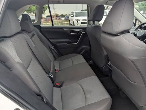 Used 2025 Toyota RAV4 XLE AWD/4WD image 29