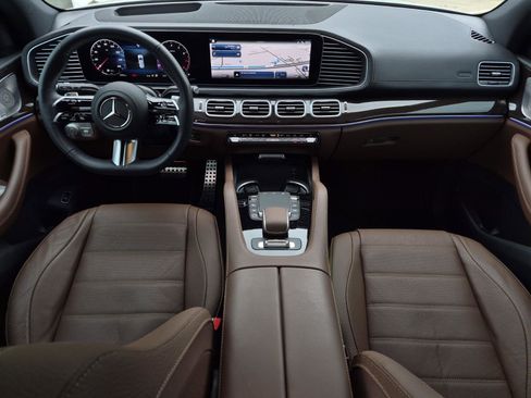 Used 2025 Mercedes-Benz GLS 450 4MATIC image 40