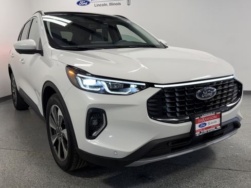 Used 2023 Ford Escape Platinum image 35