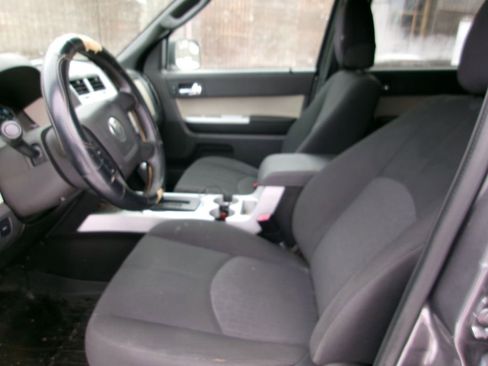 Used 2011 Mercury Mariner 2WD w/ 101A Rapid Spec Order Code image 6