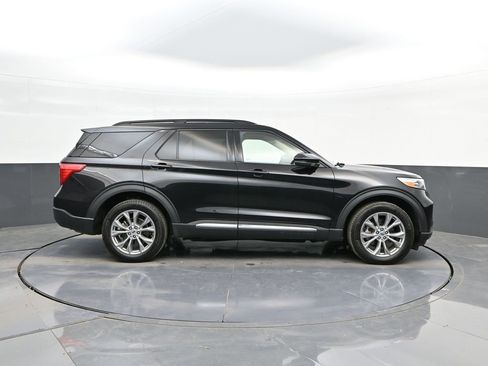 Certified 2022 Ford Explorer XLT w/ Equipment Group 202A image 24