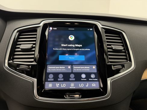 Certified 2024 Volvo XC90 T8 Plus AWD/4WD image 17