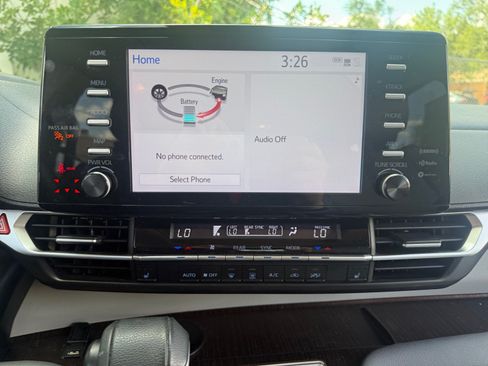 Used 2021 Toyota Sienna XLE AWD/4WD image 26