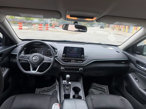 Used 2019 Nissan Altima 2.5 S FWD image 29