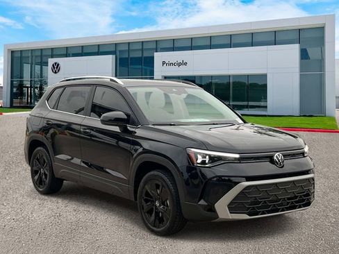 New 2026 Volkswagen Taos SE FWD image 2