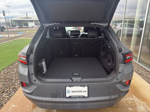 Used 2023 Volkswagen ID.4 Pro S image 16