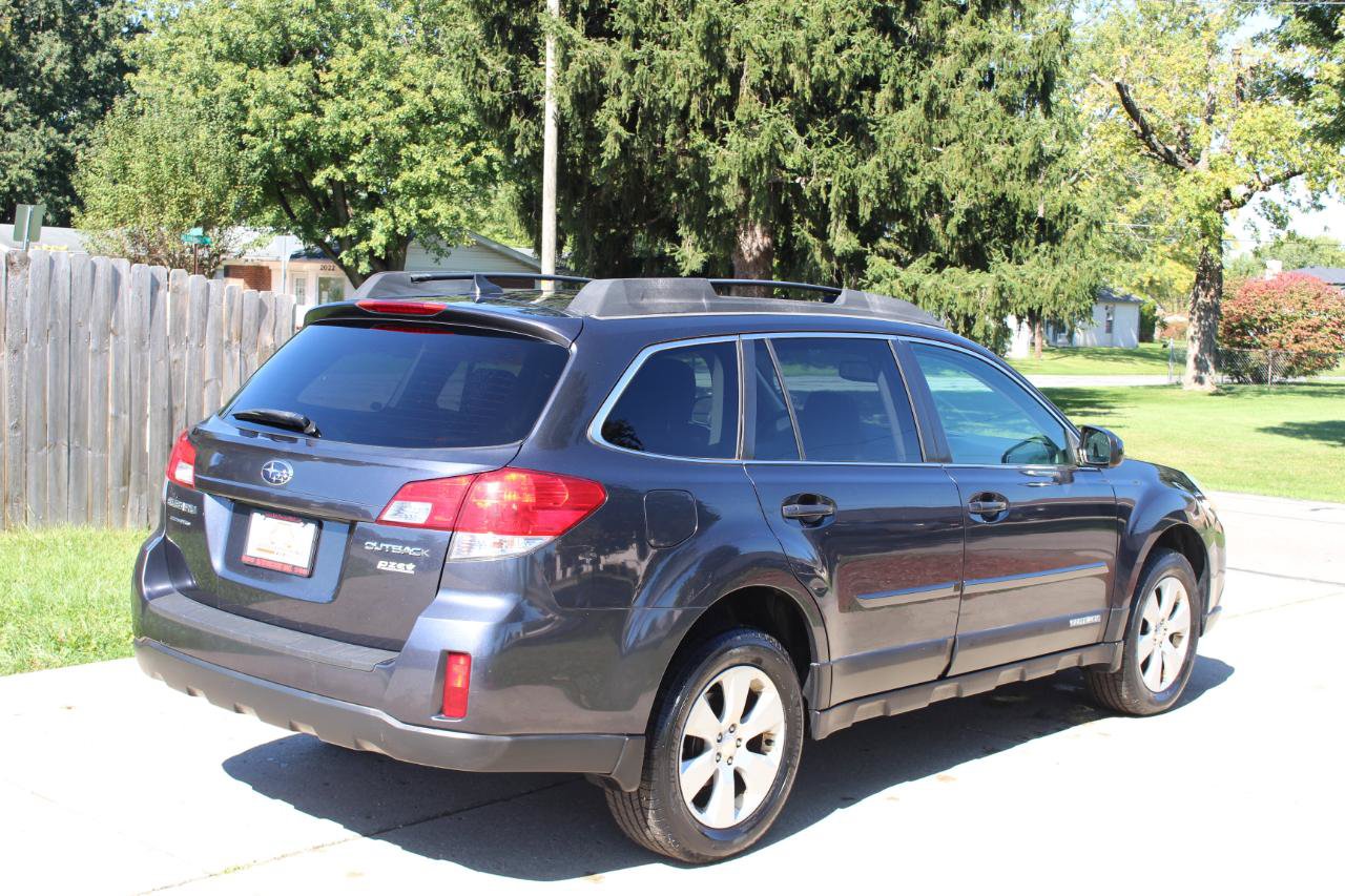 Used 2011 Subaru Outback 2.5i Limited AWD/4WD image 9