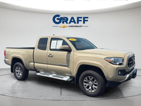 Used 2016 Toyota Tacoma SR5 w/ SR5 Appearance Package (SN) AWD/4WD image 16
