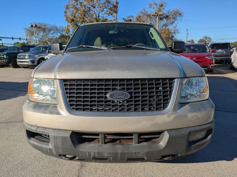 Used 2005 Ford Expedition XLT image 9