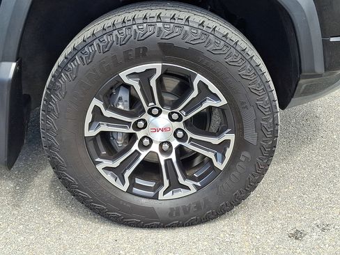 Certified 2024 GMC Canyon AT4 w/ Canyon Safety Plus Package AWD/4WD image 8