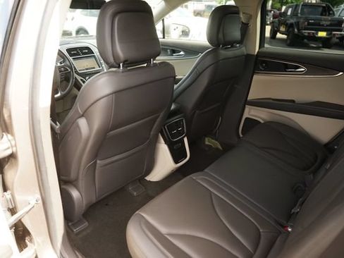 Used 2020 Lincoln Nautilus Reserve w/ Cargo Utility Package AWD/4WD image 12