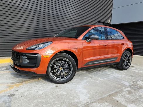 Certified 2025 Porsche Macan Turbo image 1