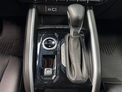 Certified 2023 Chevrolet Colorado LT w/ LT Convenience Package III image 33