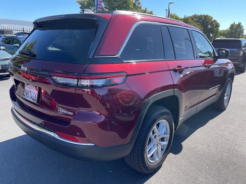 Used 2025 Jeep Grand Cherokee Laredo X w/ Luxury Tech Group I RWD image 2