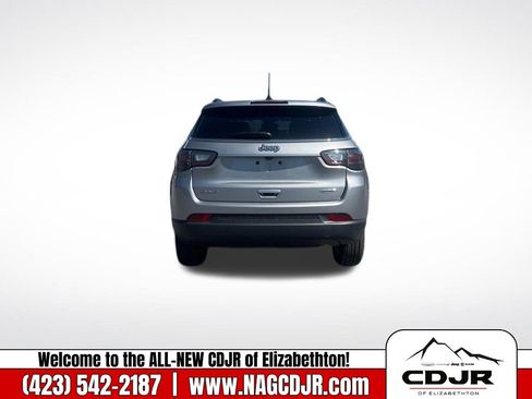 New 2023 Jeep Compass Latitude w/ Sun and Sound Group image 6