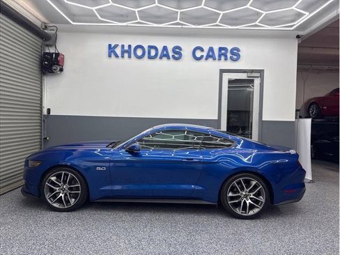 Used 2017 Ford Mustang GT Premium w/ GT Performance Package RWD image 1