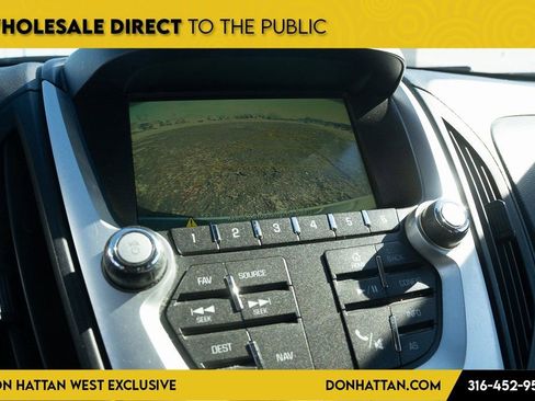 Used 2017 Chevrolet Equinox Premier w/ Enhanced Convenience Package AWD/4WD image 10