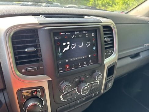 Used 2019 RAM 1500 Big Horn AWD/4WD image 15