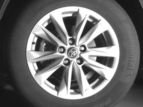 Used 2022 Toyota Corolla Cross LE AWD/4WD image 10