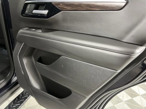 Used 2025 Chevrolet Tahoe Z71 image 31