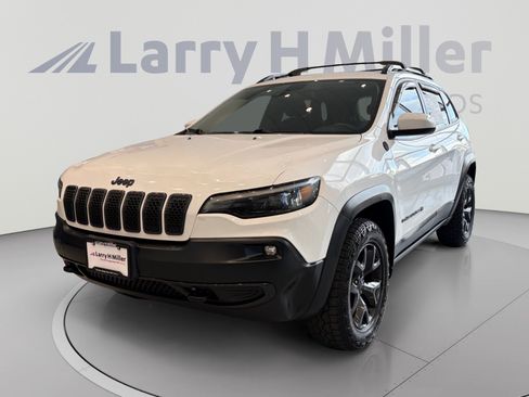 Used 2019 Jeep Cherokee Latitude AWD/4WD image 1