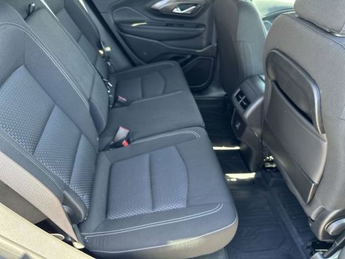 Used 2024 GMC Terrain SLE w/ Driver Convenience Package FWD image 29